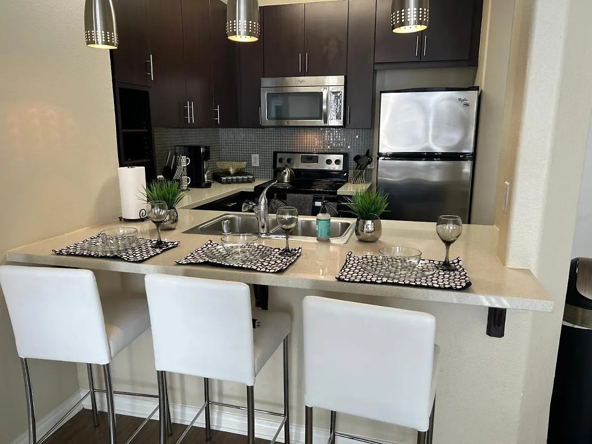 Aqua Marina Del Rey/2 Bedroom Los Angeles Apartment